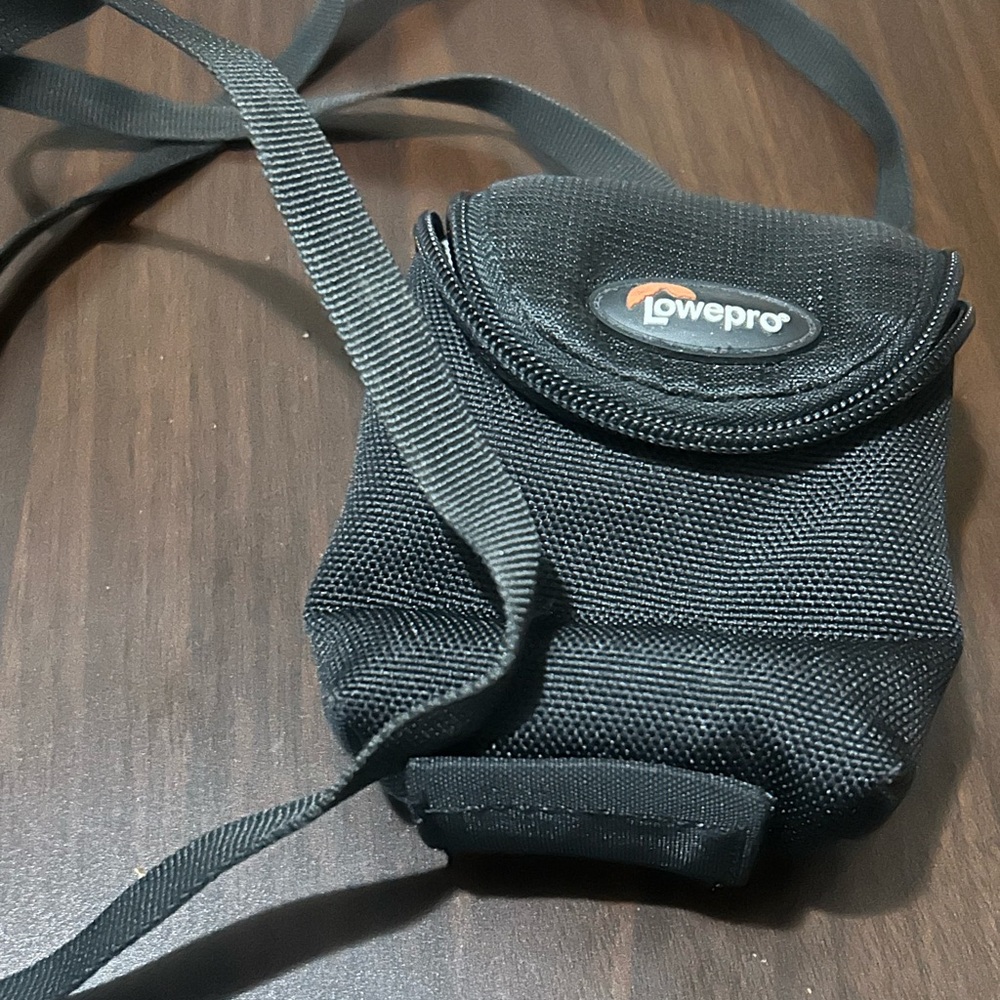 Lowepro Camera Case - Picture 2 of 4